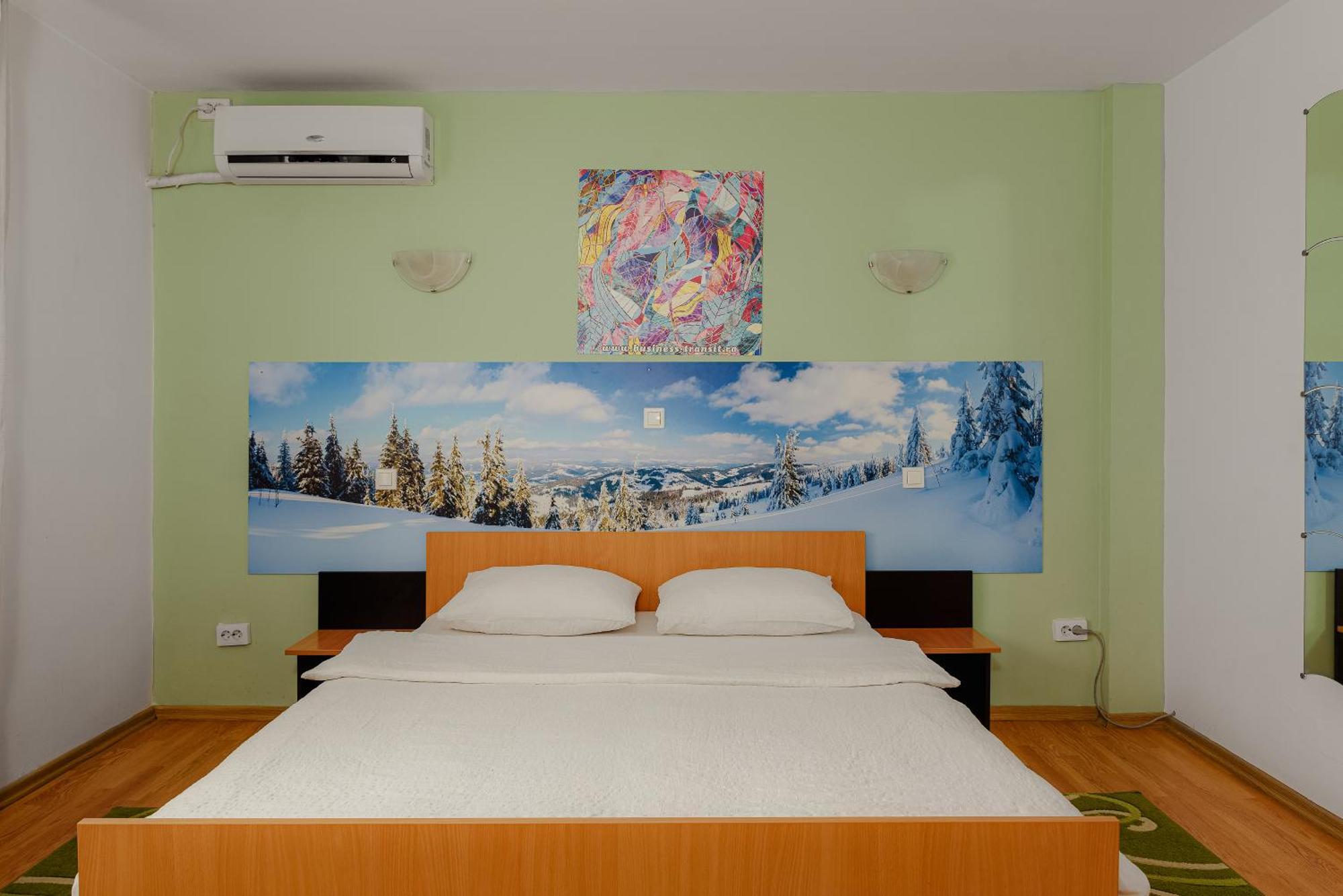 Business Transit To Therme & Bucharest Airport Săftica Esterno foto